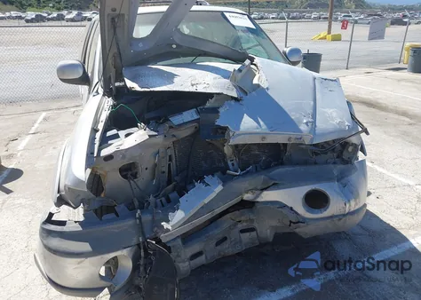 1999 Lincoln Navigator z USA, uszkodzony, nr VIN 5LMRU27A0XLJ38791